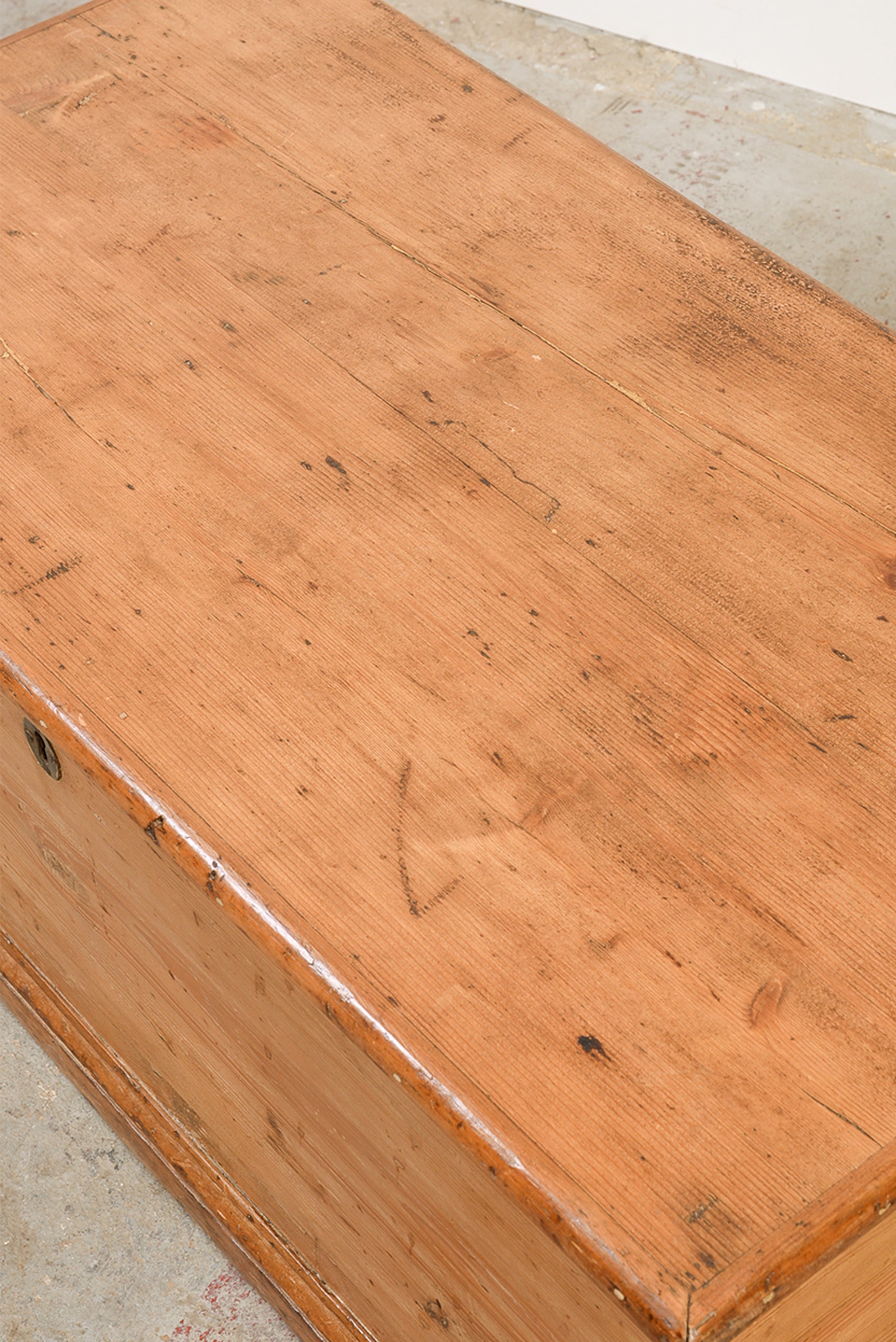 19th Century English Pine Toy/Blanket Trunk (No. 3)