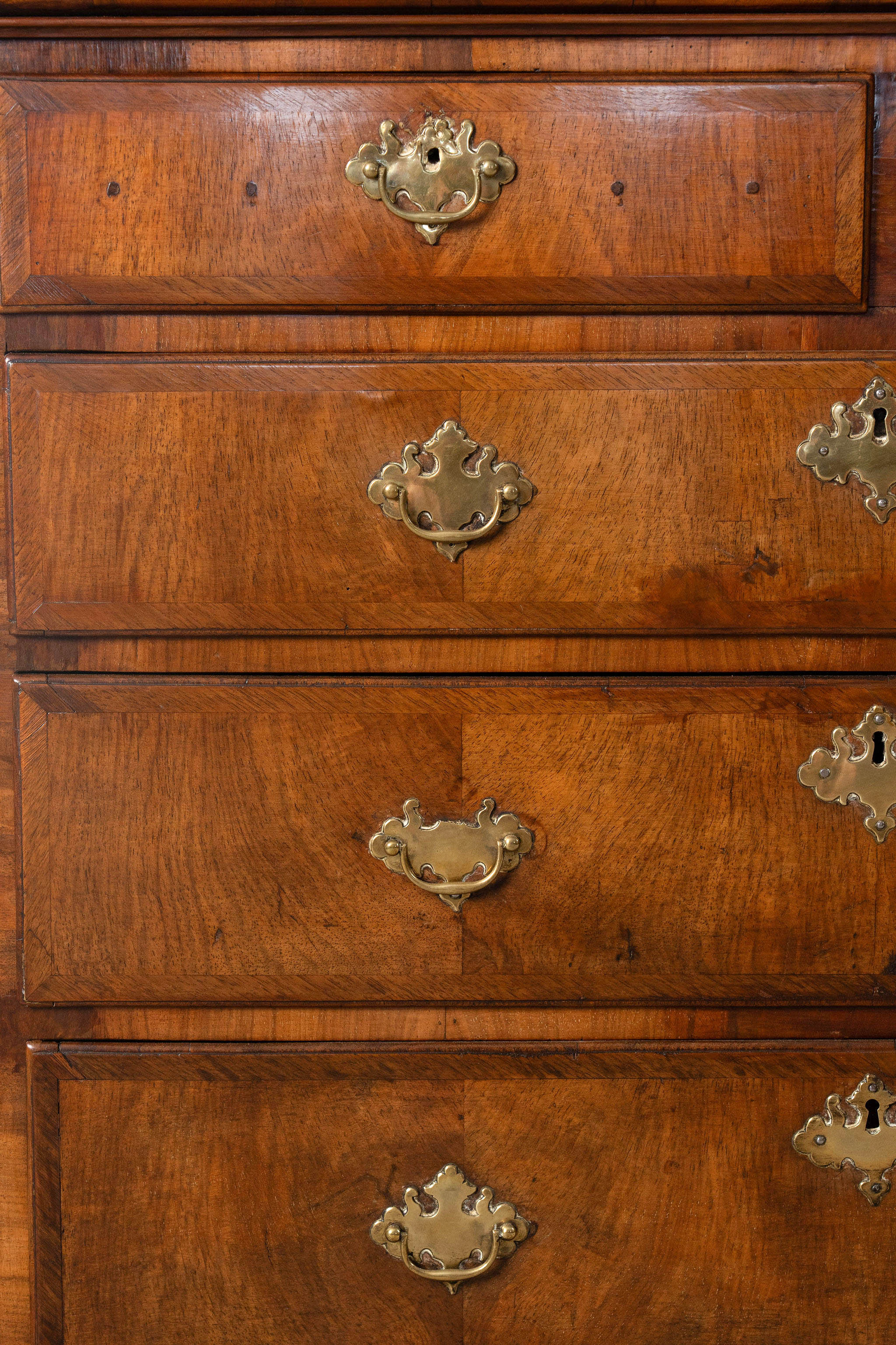 George III English Burl Walnut Chest of Drawers with Overlay Drawers on Brackets (c. 1760-1820)