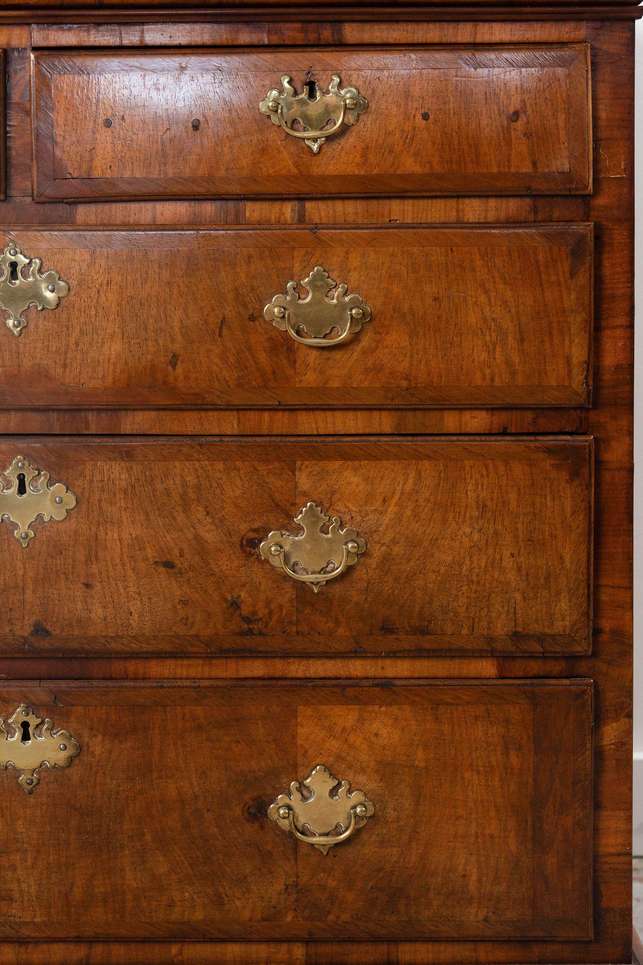 George III English Burl Walnut Chest of Drawers with Overlay Drawers on Brackets (c. 1760-1820)