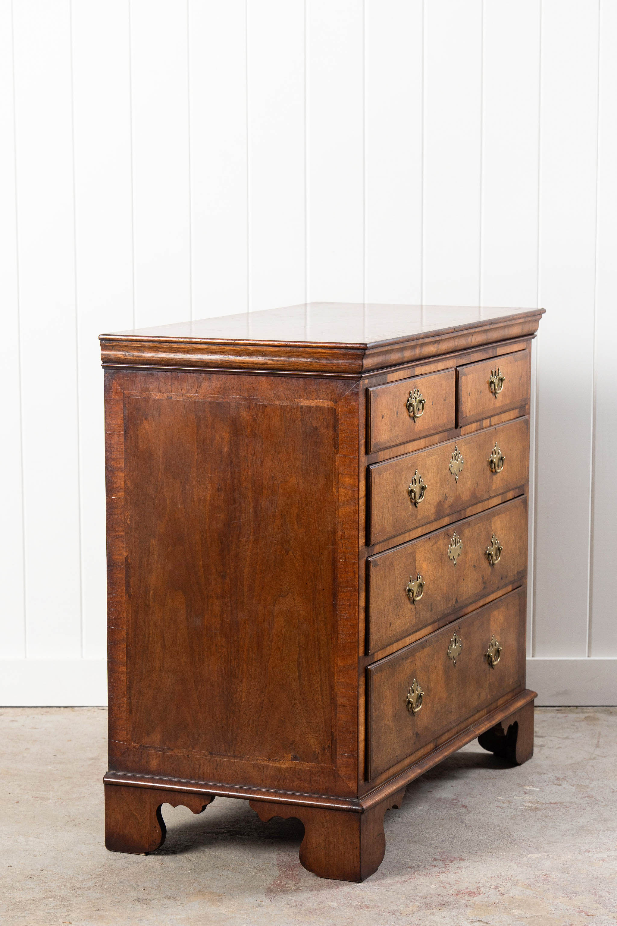 George III English Burl Walnut Chest of Drawers with Overlay Drawers on Brackets (c. 1760-1820)