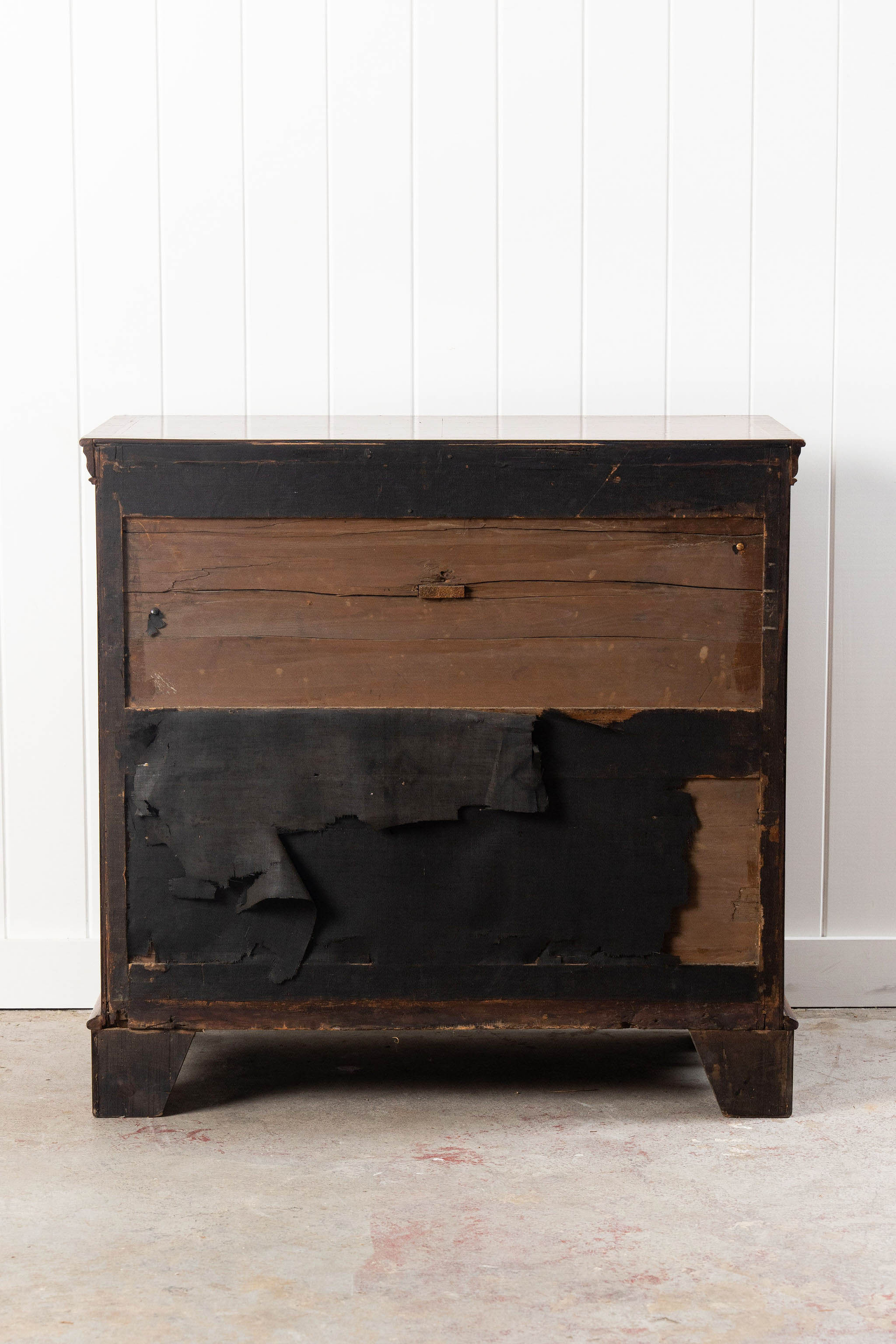 George III English Burl Walnut Chest of Drawers with Overlay Drawers on Brackets (c. 1760-1820)