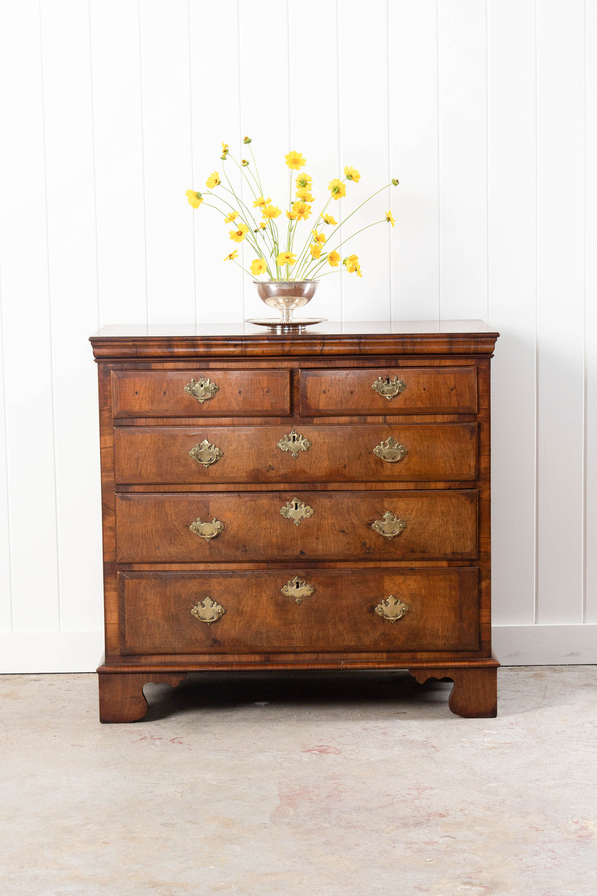 George III English Burl Walnut Chest of Drawers with Overlay Drawers on Brackets (c. 1760-1820)