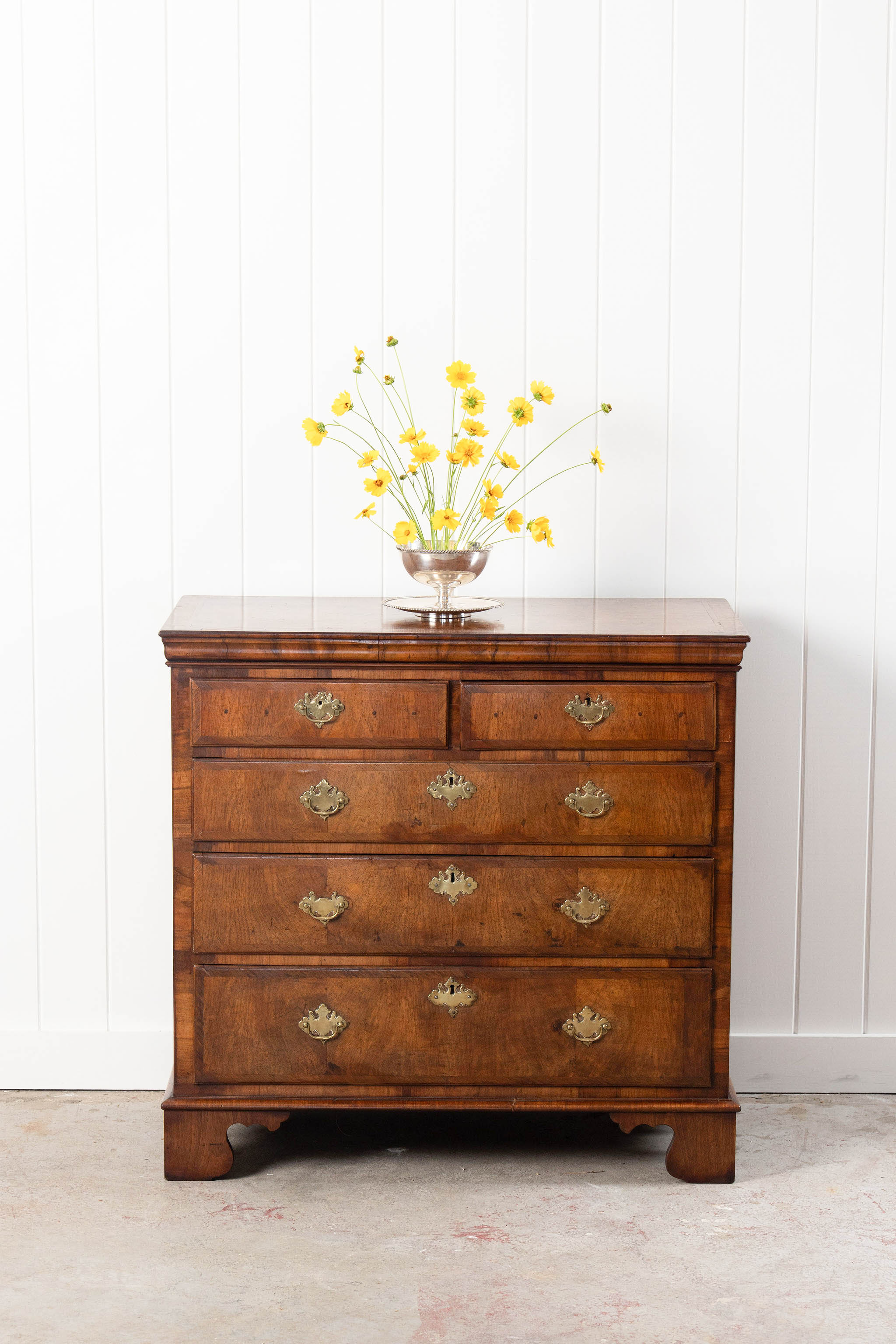 George III English Burl Walnut Chest of Drawers with Overlay Drawers on Brackets (c. 1760-1820)