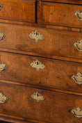 Load image into Gallery viewer, George III English Burl Walnut Chest of Drawers with Overlay Drawers on Brackets (c. 1760-1820)