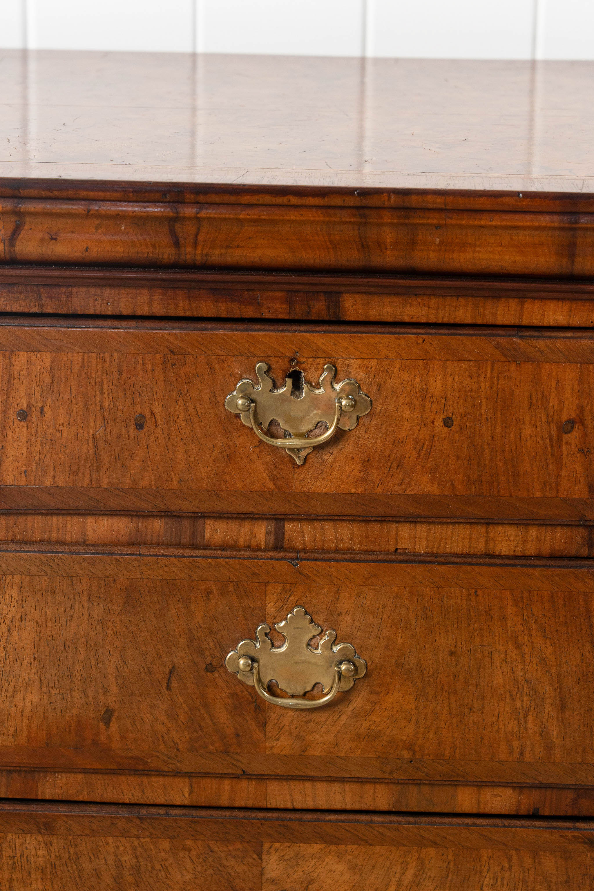 George III English Burl Walnut Chest of Drawers with Overlay Drawers on Brackets (c. 1760-1820)