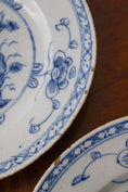 Load image into Gallery viewer, Pair of 18th Century Blue + White Delft Plates