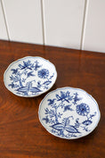 Load image into Gallery viewer, PAIR OF Meissen Blue Onion Saucer w. Scallop Edge (c. 1861) 6”