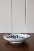 Load image into Gallery viewer, PAIR OF Meissen Blue Onion Saucer w. Scallop Edge (c. 1861) 6”