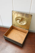 Load image into Gallery viewer, Vintage Brass Box Depicting a Hound