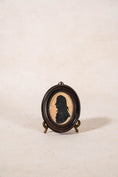 Load image into Gallery viewer, 19th-Century Silhouette of Gentleman Of The Law