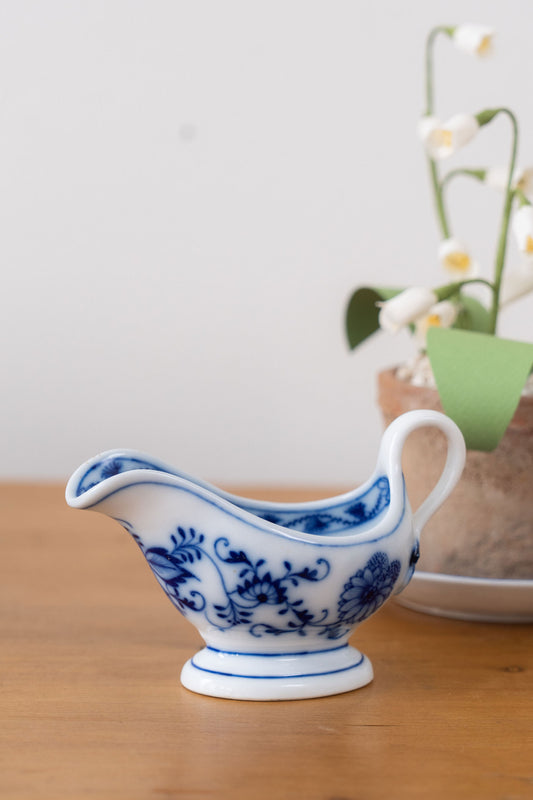 Meissen Germany Blue Onion Creamer Dish