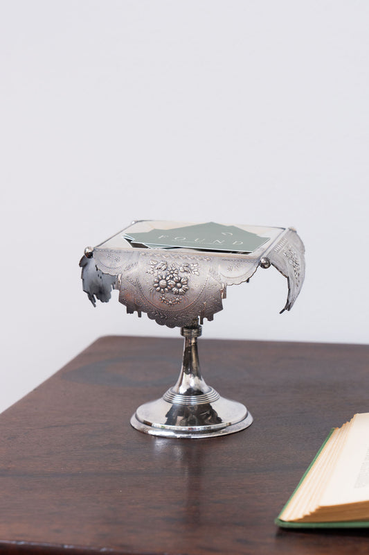 Meriden & Co Silver Plate Card Receiver (C.1890)