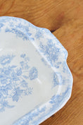 Load image into Gallery viewer, 19th Century Asiatic Pheasant Square Tureen (no lid)