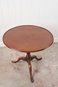 Load image into Gallery viewer, Georgian Pedestal Breakfast Table with Lip