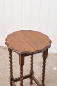 Load image into Gallery viewer, Antique English Round Oak Barley Twist Table With Scalloped Edge