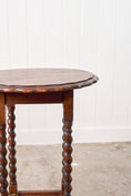 Load image into Gallery viewer, Antique English Round Oak Barley Twist Table with Scalloped Edge