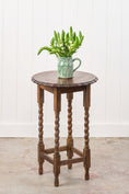 Load image into Gallery viewer, Antique English Round Oak Barley Twist Table With Scalloped Edge