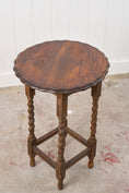 Load image into Gallery viewer, Antique English Round Oak Barley Twist Table With Scalloped Edge