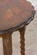 Load image into Gallery viewer, Antique English Round Oak Barley Twist Table With Scalloped Edge
