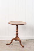 Load image into Gallery viewer, Georgian Mahogany Tilt Top 25.5" Round Table