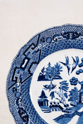 Load image into Gallery viewer, Antique 1907 Buffalo Pottery Chinoiserie Blue Willow Plate