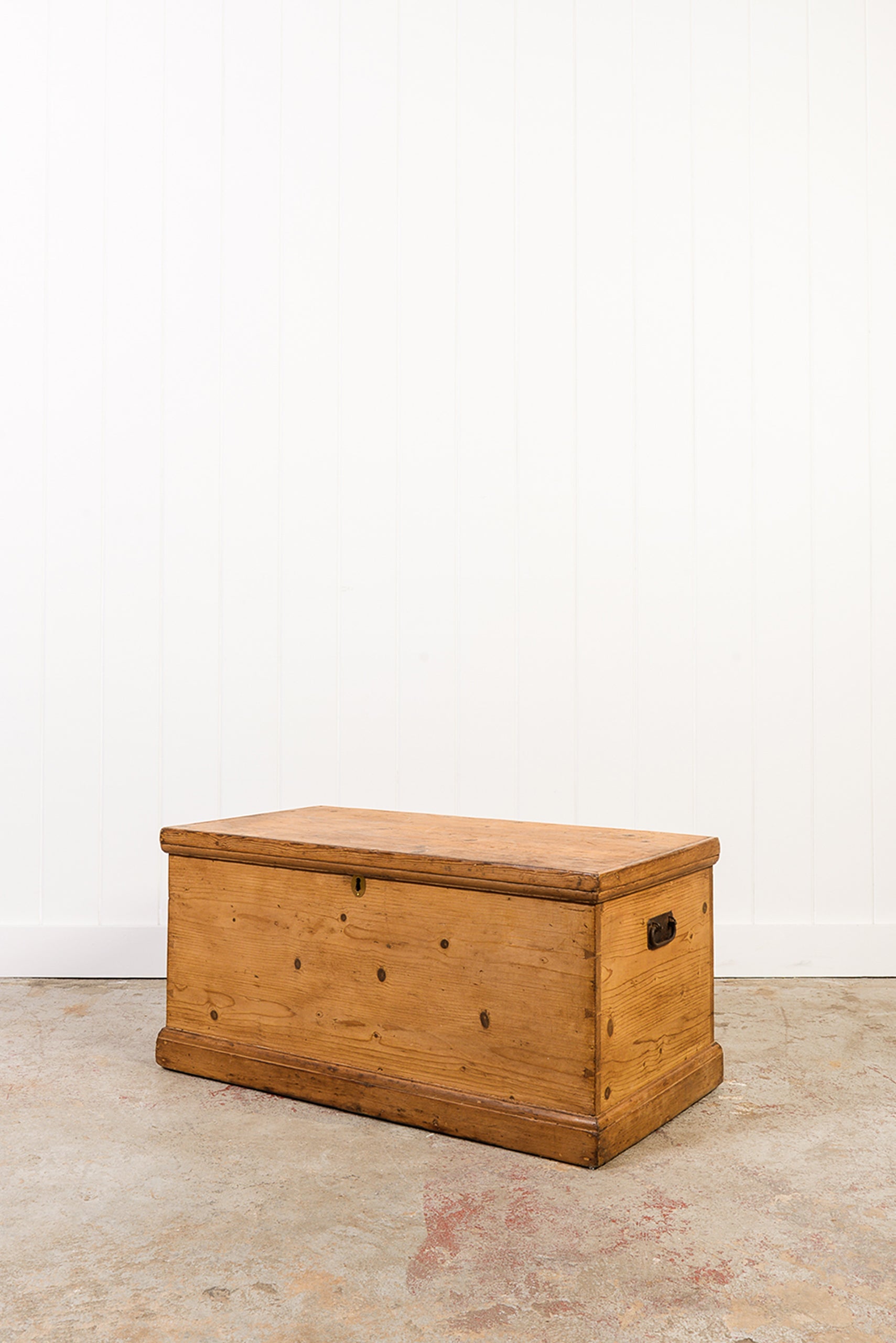 19th Century English Pine Toy/Blanket Trunk (No. 1)