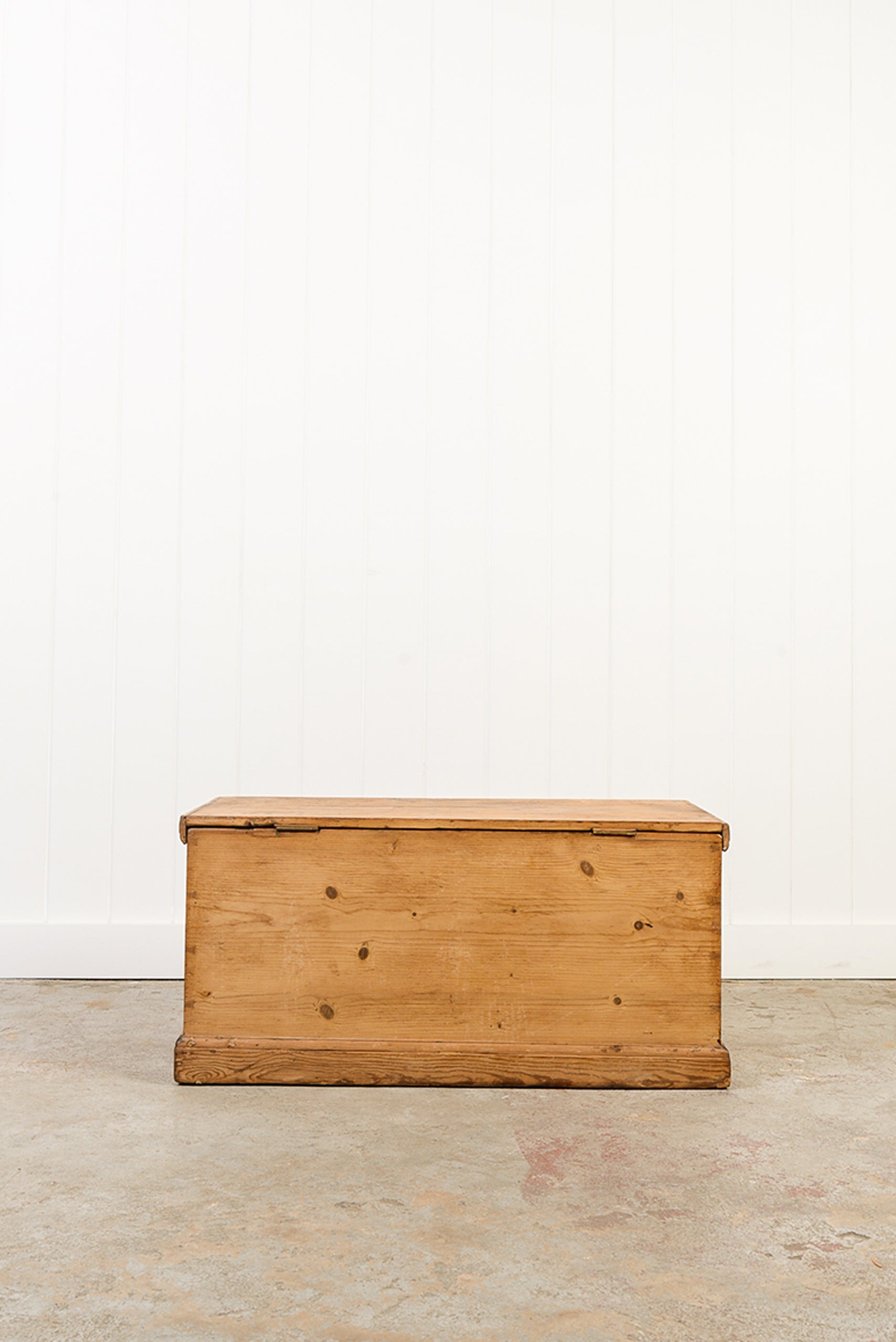 19th Century English Pine Toy/Blanket Trunk (No. 1)