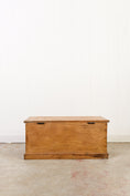 Load image into Gallery viewer, 19th Century English Pine Toy/Blanket Trunk (No. 2)
