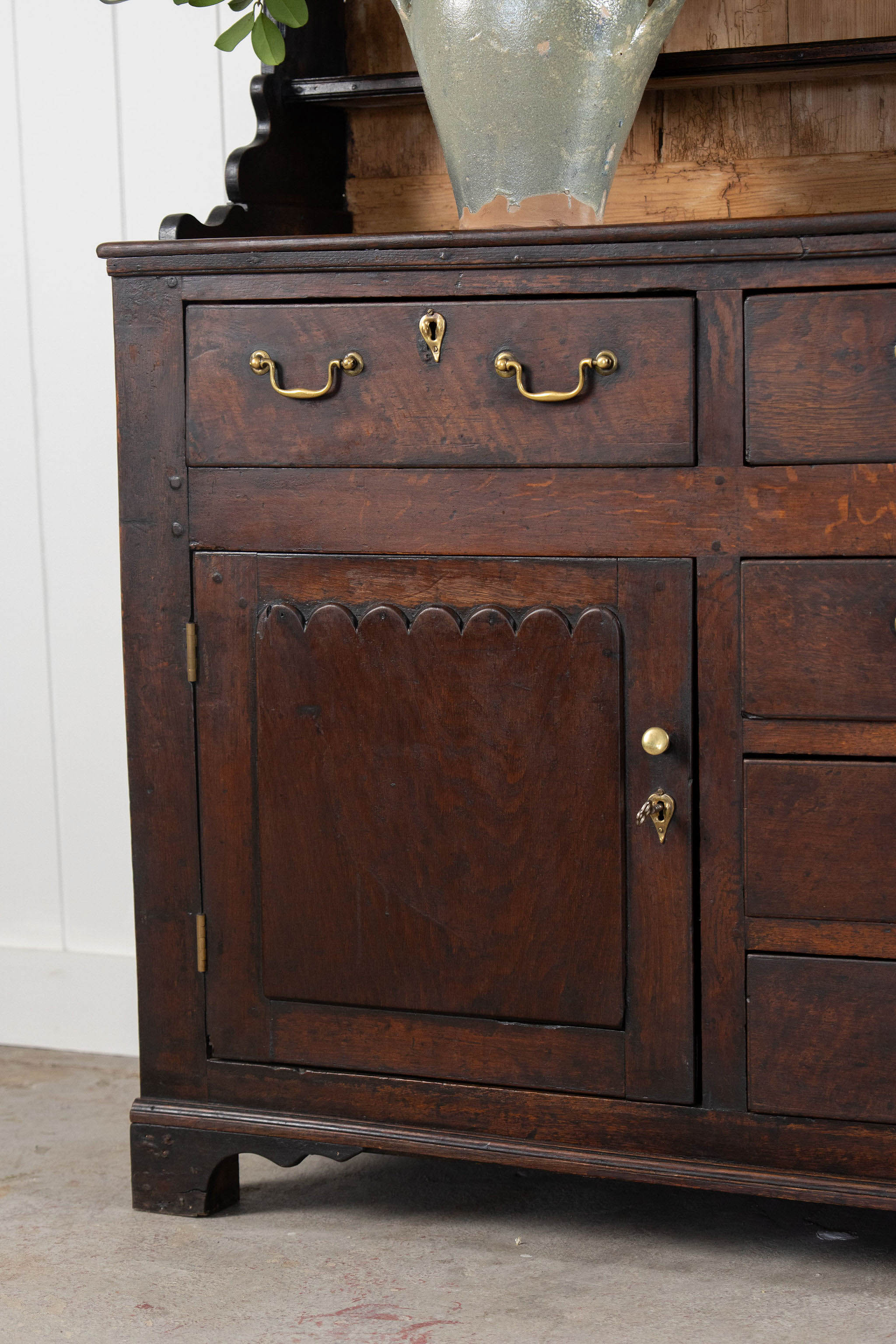 18th Century Oak Buffet + Plate Rack with Scalloped Detailing (c. 1770)