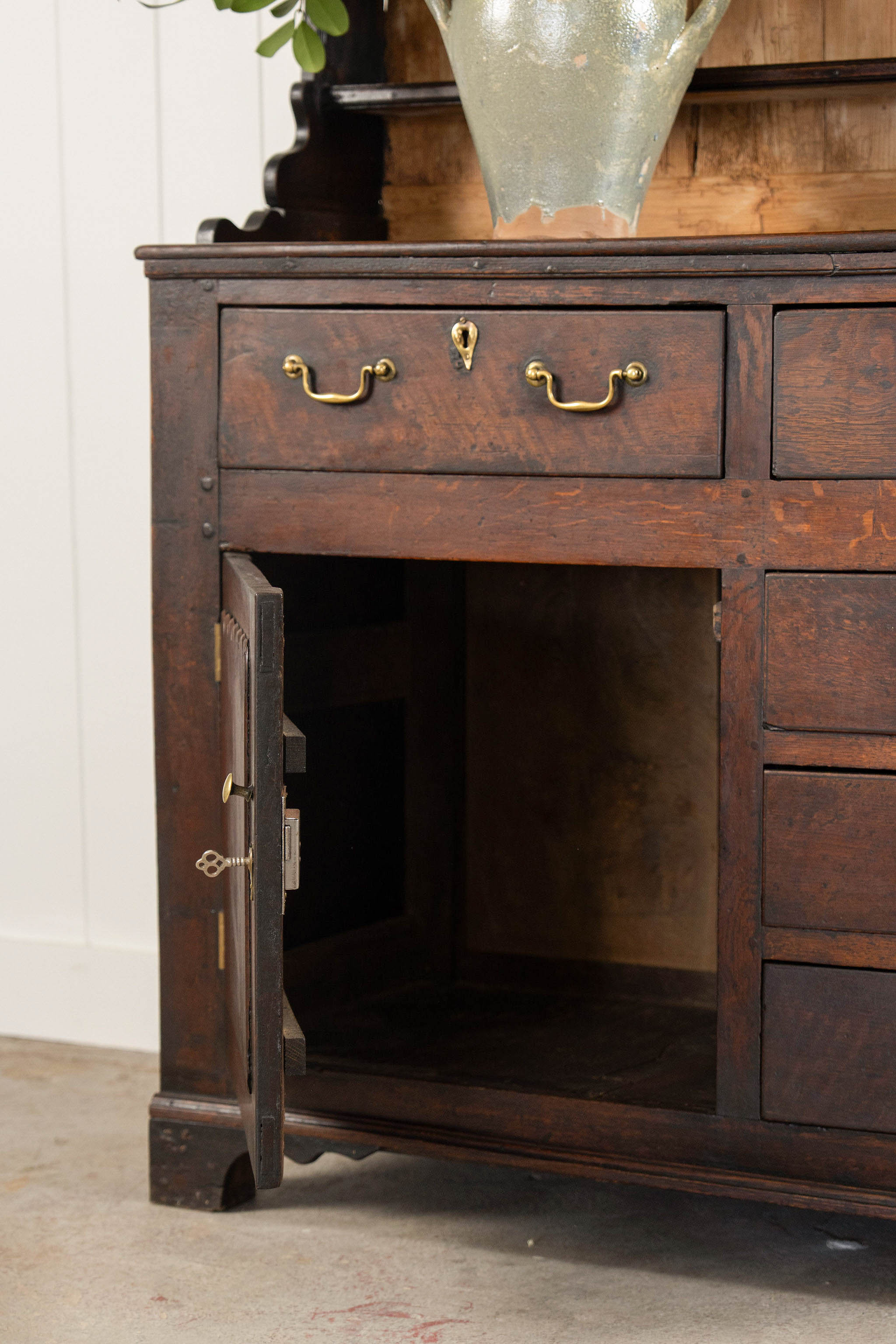 18th Century Oak Buffet + Plate Rack with Scalloped Detailing (c. 1770)