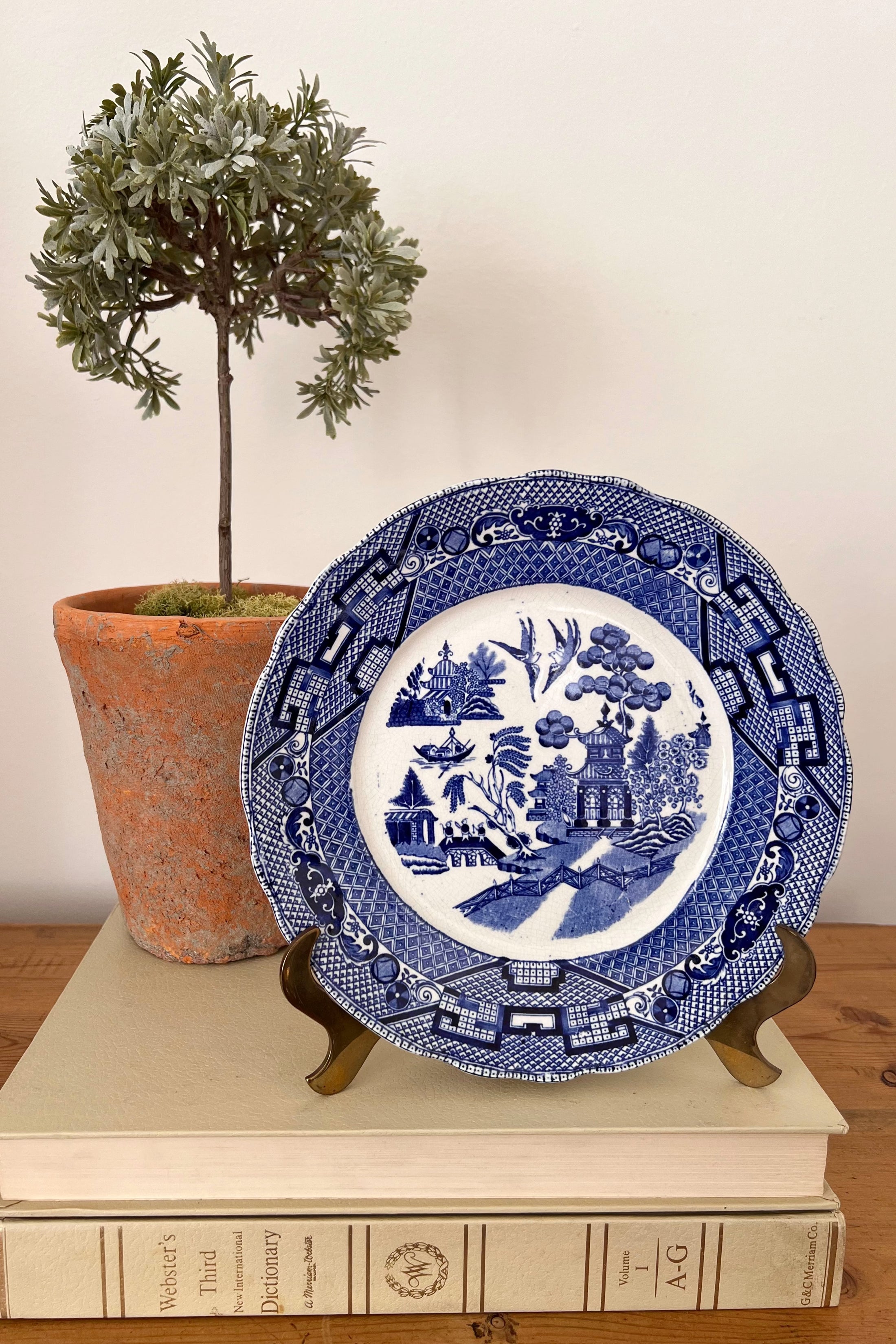 Antique 1907 Buffalo Pottery Chinoiserie Blue Willow Plate