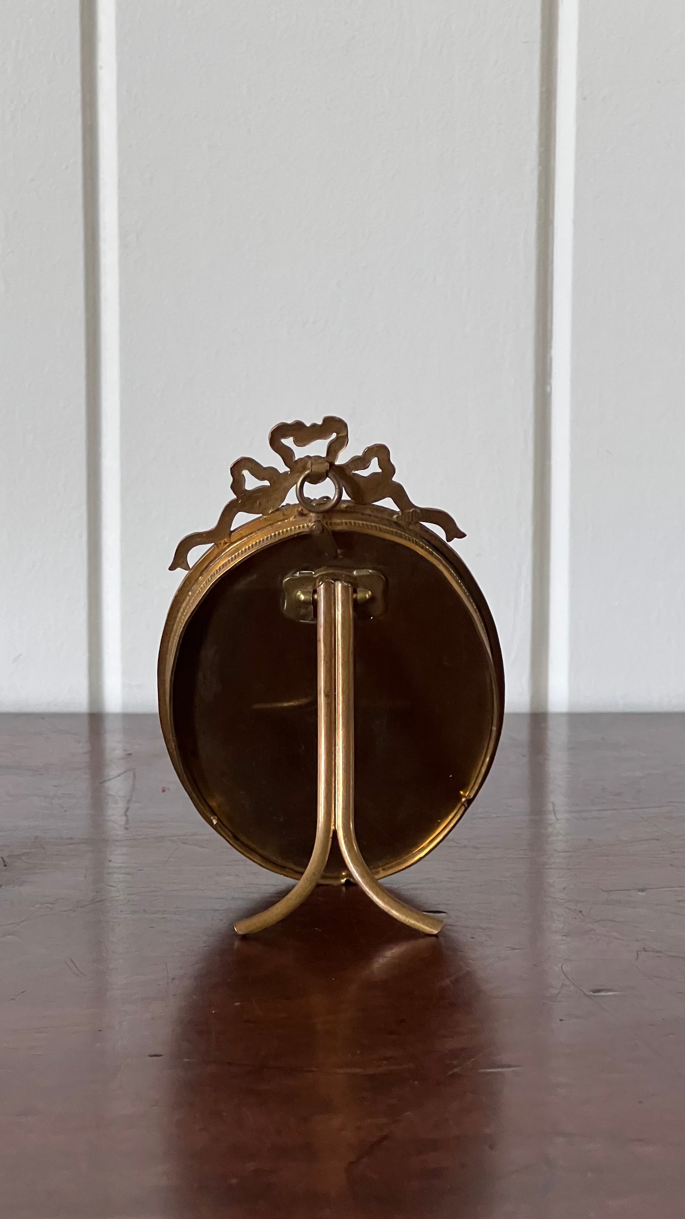Petite French Oval Brass Frame with Bow