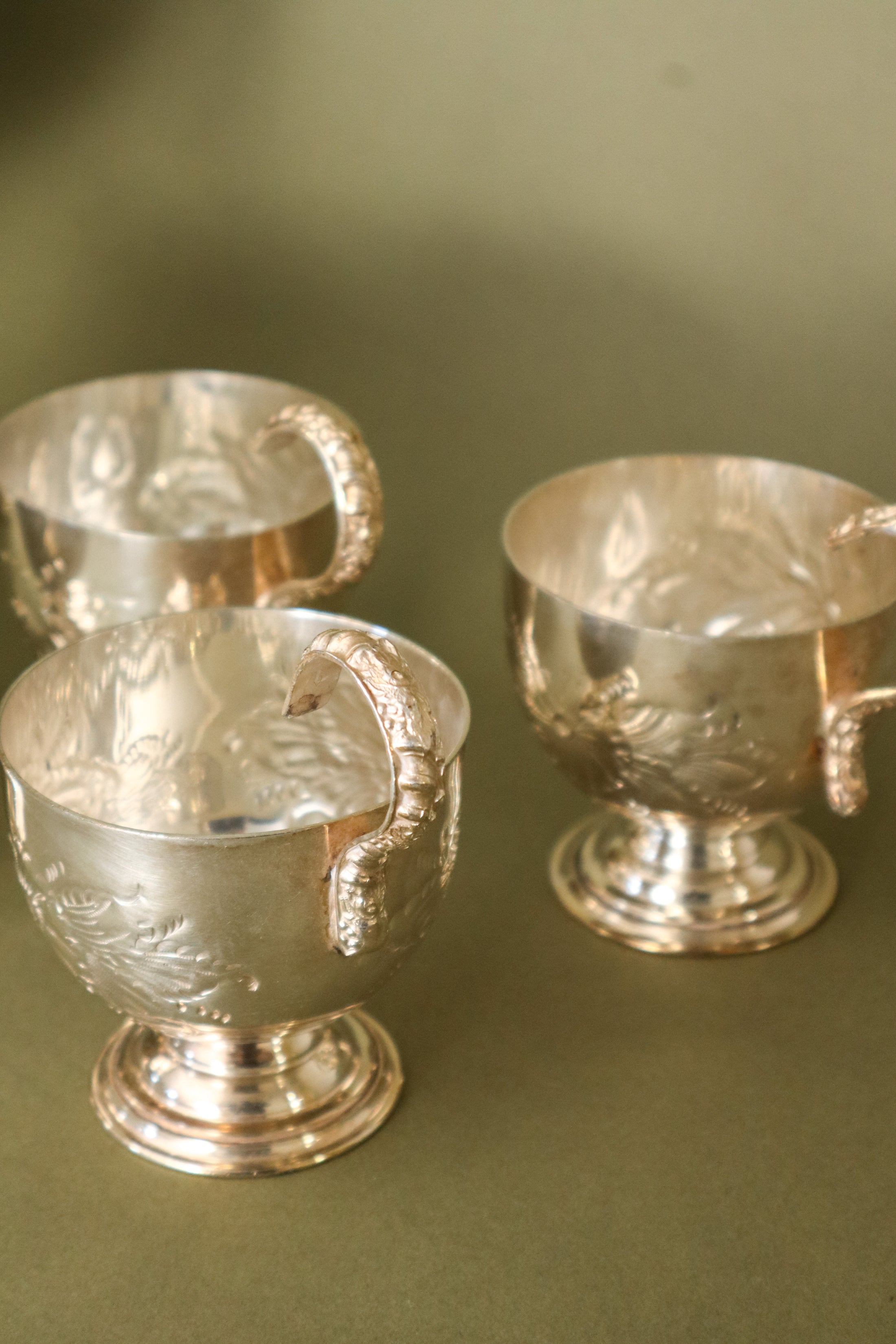 Silver Plate Punch Bowl with Scalloped Edge + Lion Head Pulls | includes 4 Cups | by Pinder Brothers England