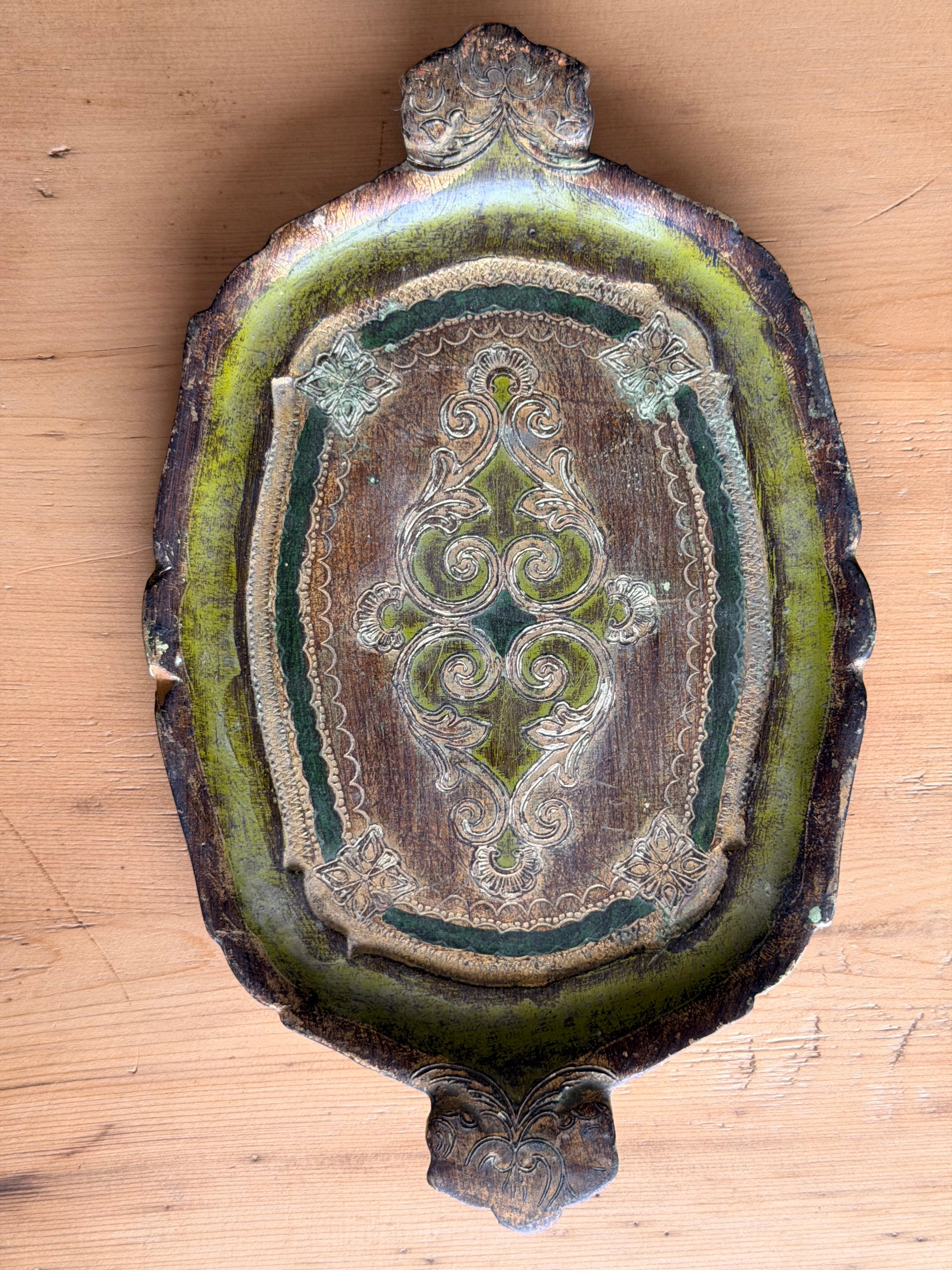 Petite Florentine Tray with Light + Dark Green Coloring