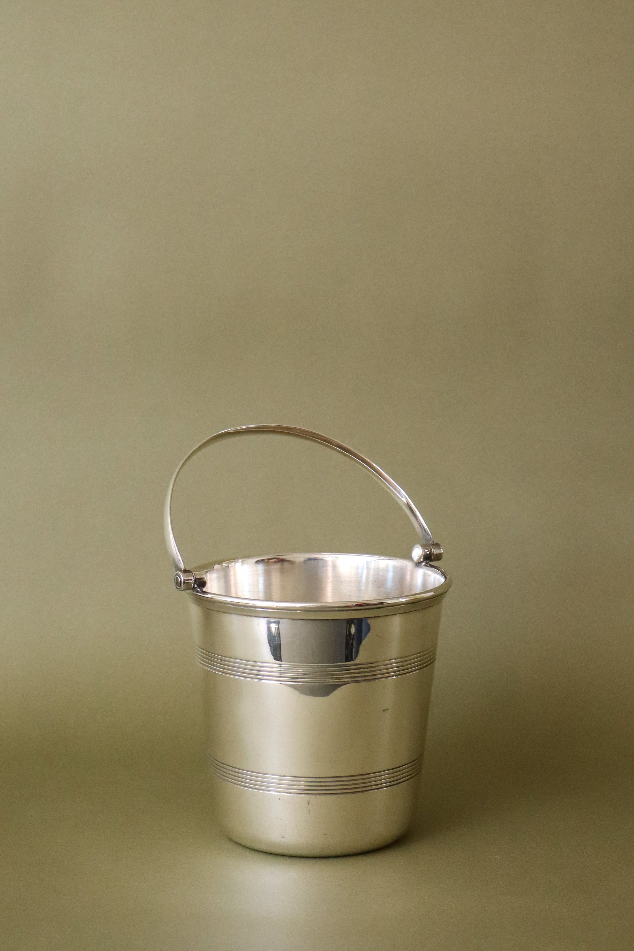 English Silver Plate Ice Bucket with Handle (c. 1930)