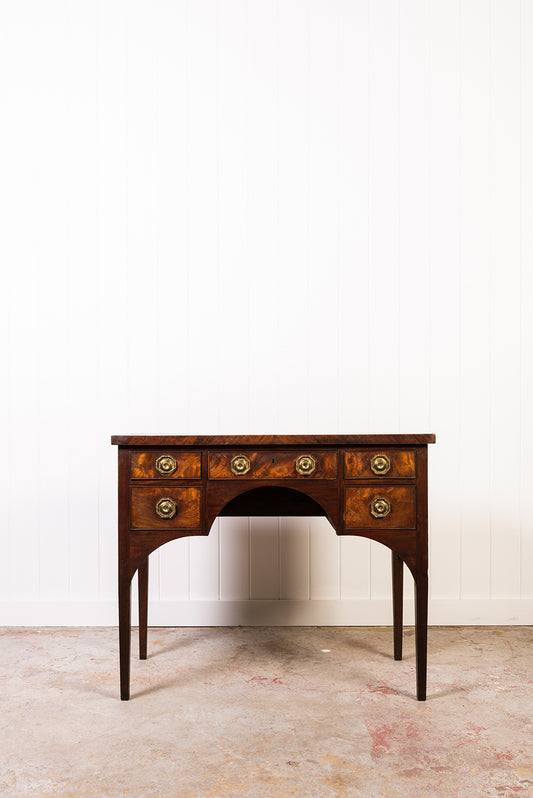 English Mahogany Knee Hole Desk with Octagon Ring Pulls (c. 1820)