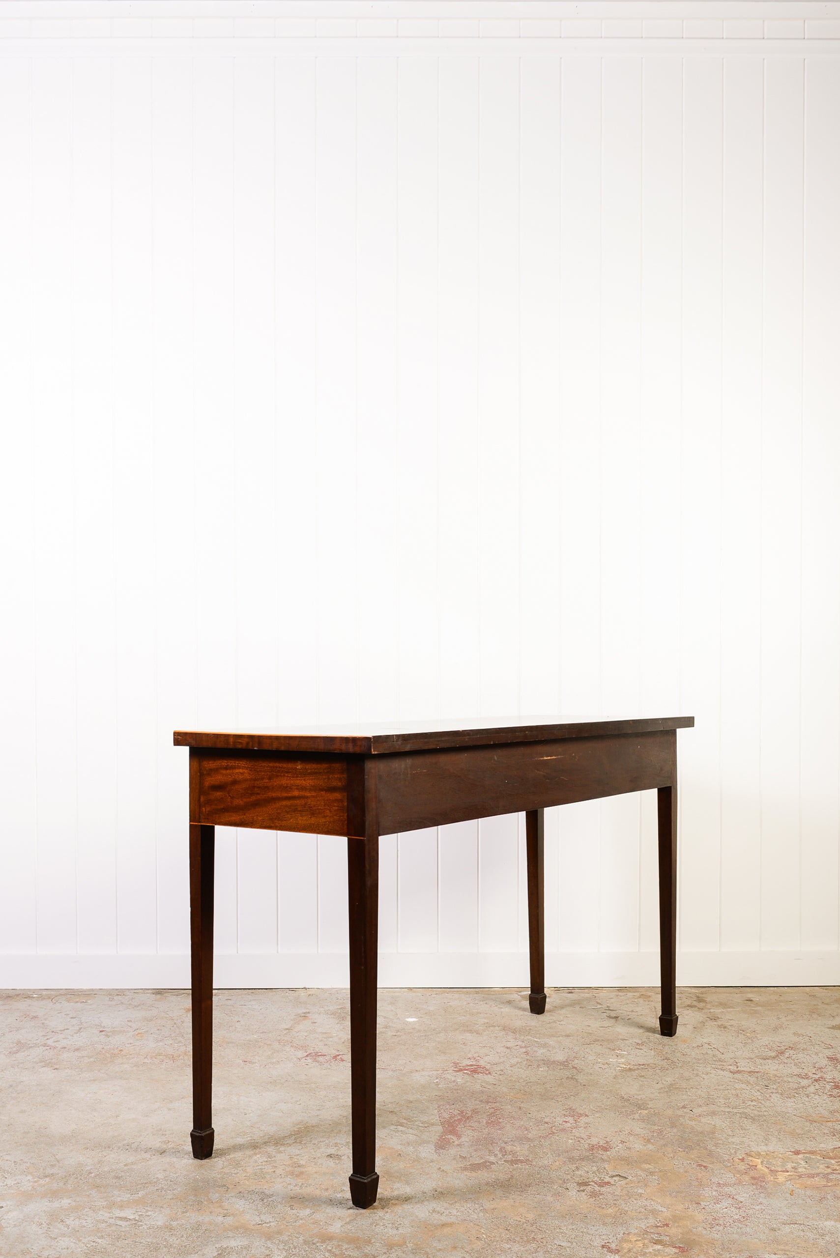 Early 20th Century English Mahogany Server