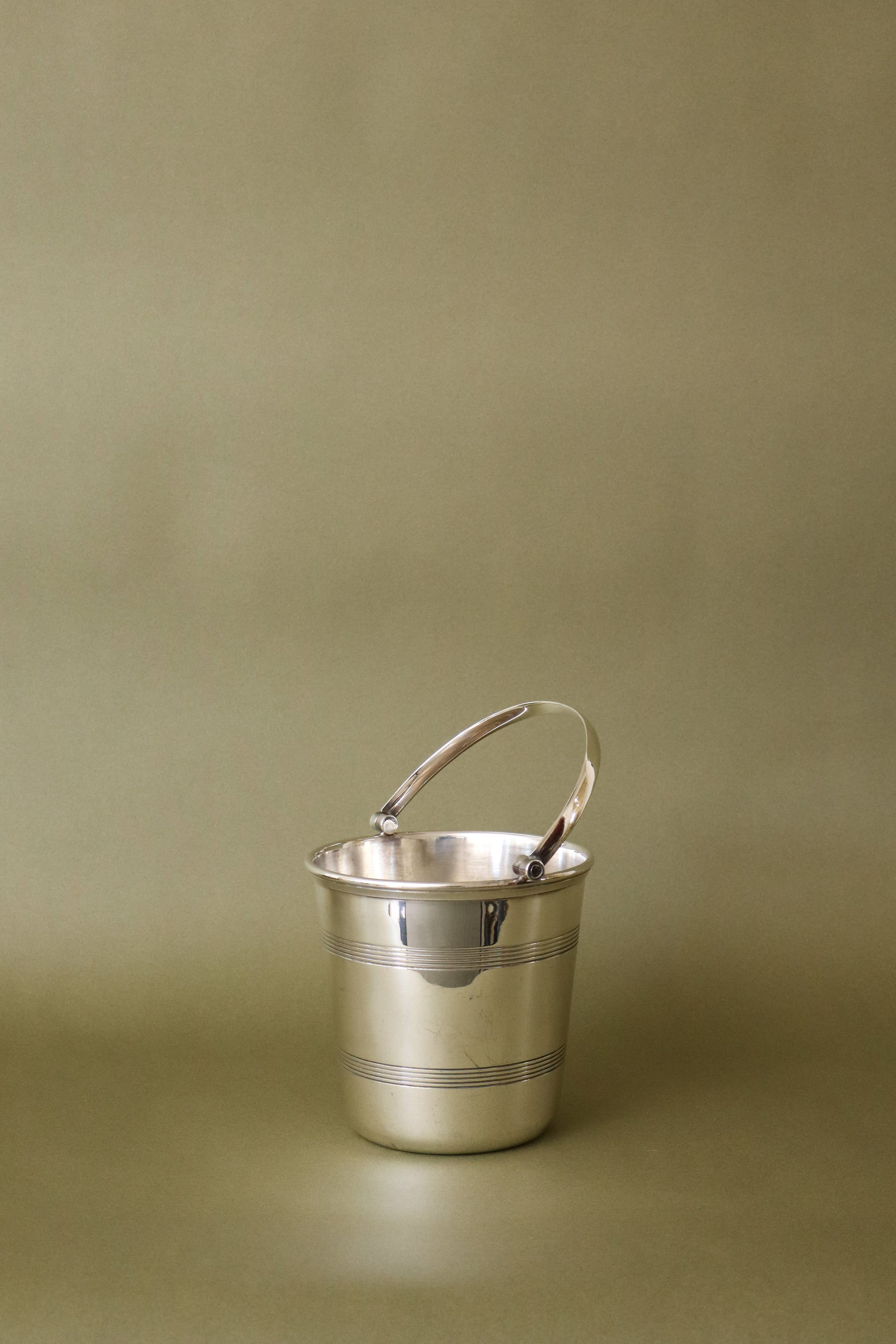 English Silver Plate Ice Bucket with Handle (c. 1930)
