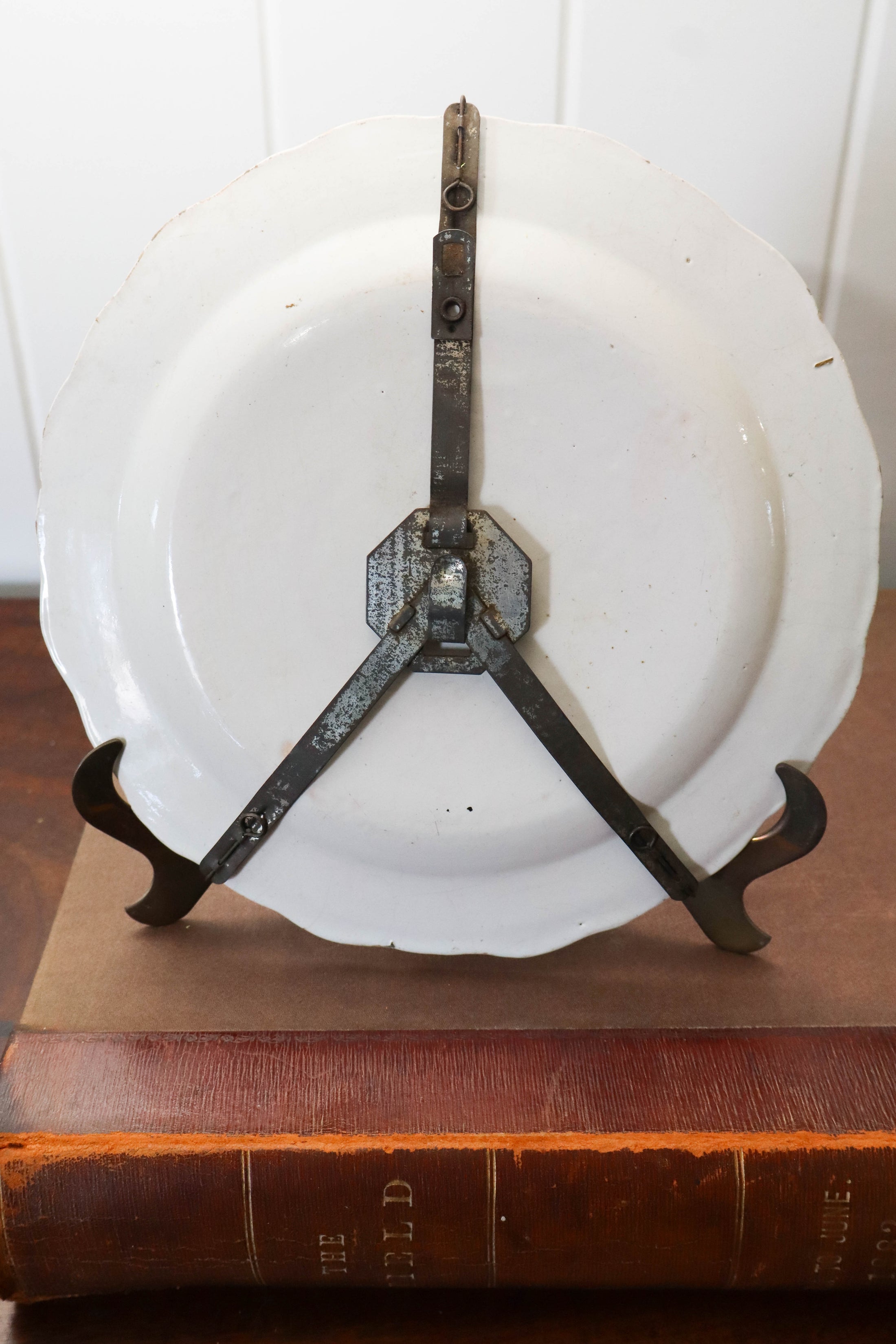 18th Century French Moustiers Green Plate
