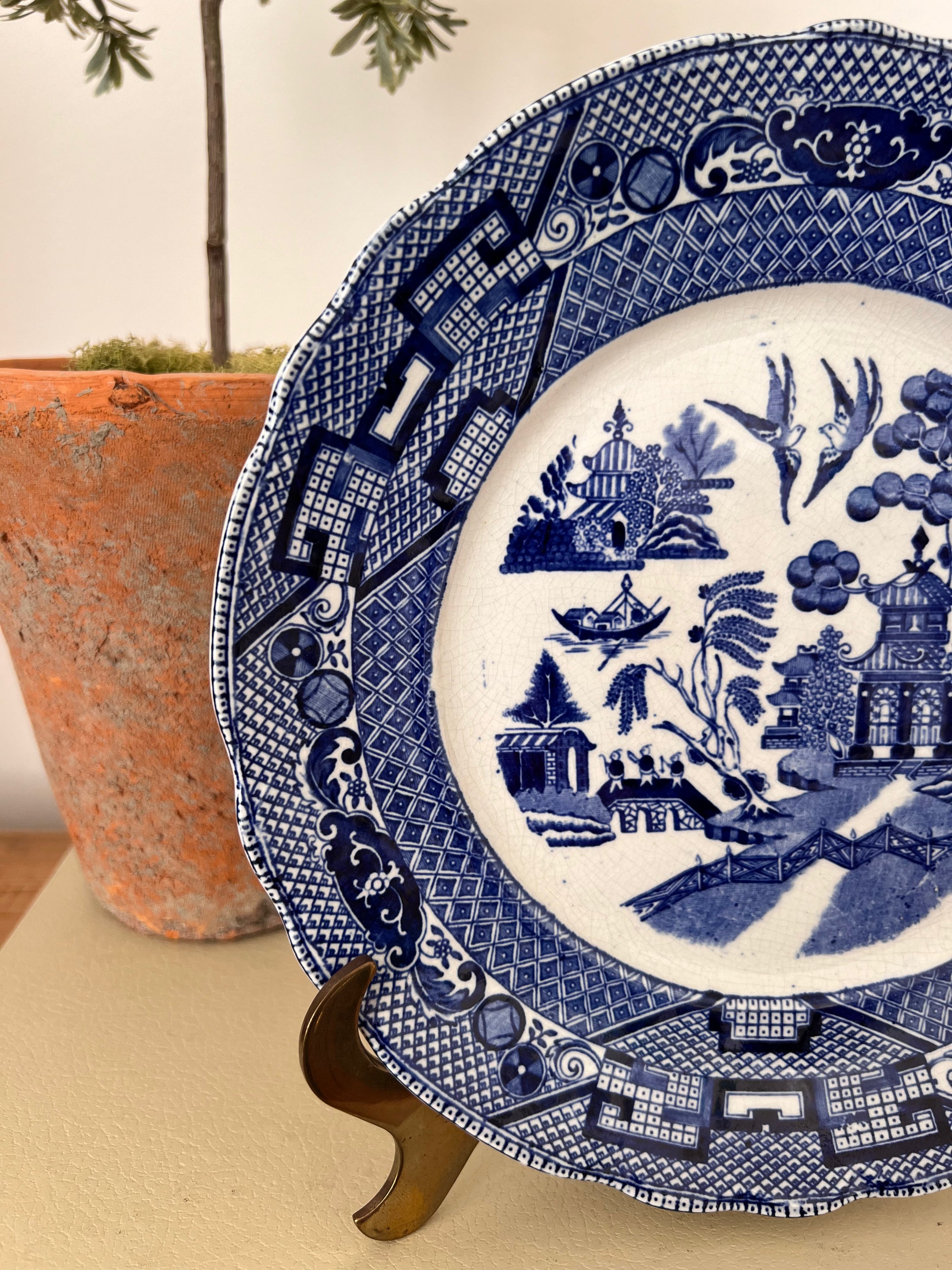 Antique 1907 Buffalo Pottery Chinoiserie Blue Willow Plate
