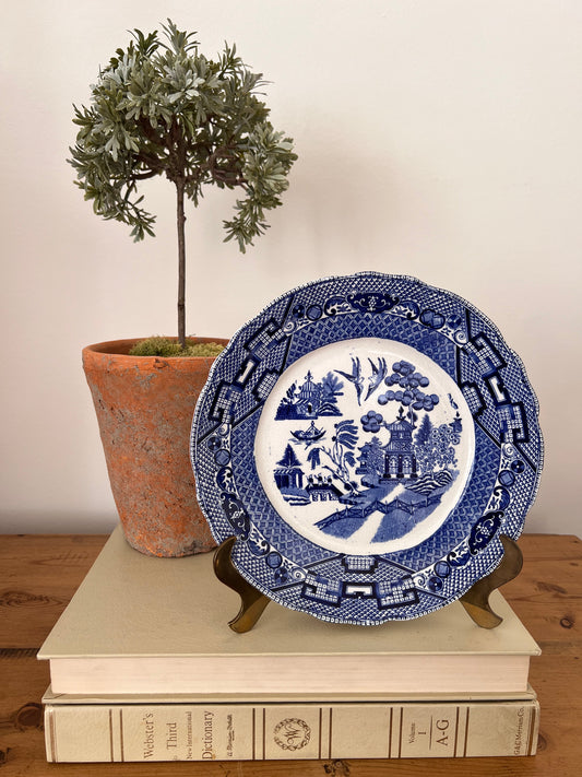 Antique 1907 Buffalo Pottery Chinoiserie Blue Willow Plate