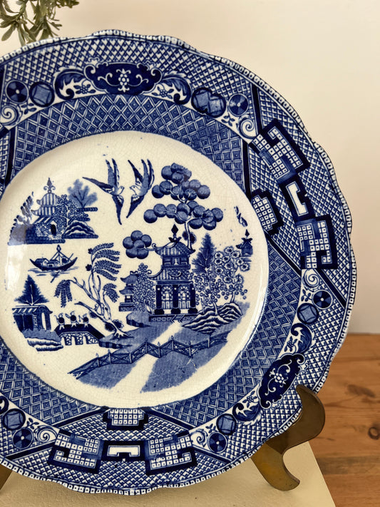 Antique 1907 Buffalo Pottery Chinoiserie Blue Willow Plate