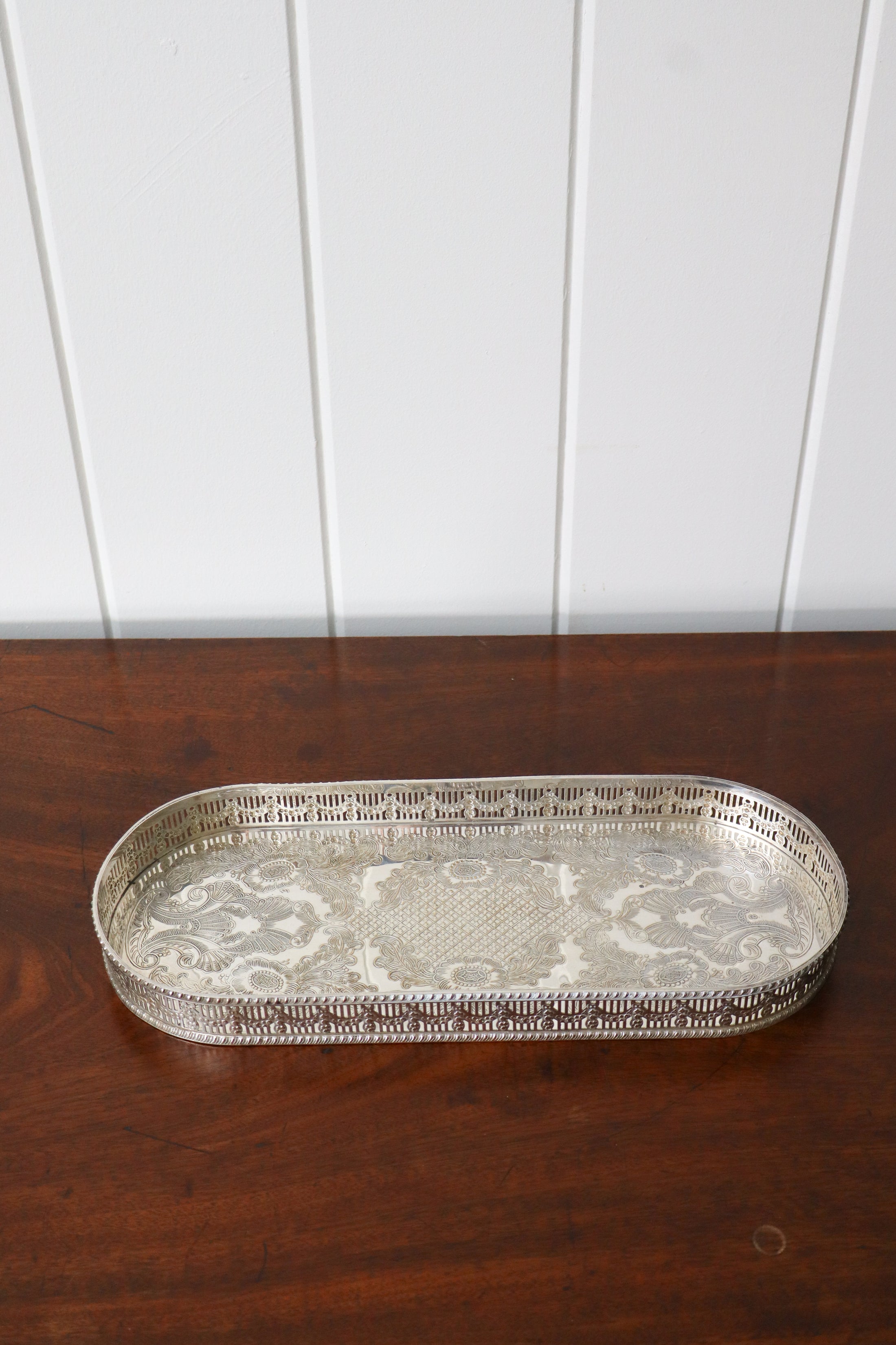 Rounded Gallery Silverplate Viners of Sheffield