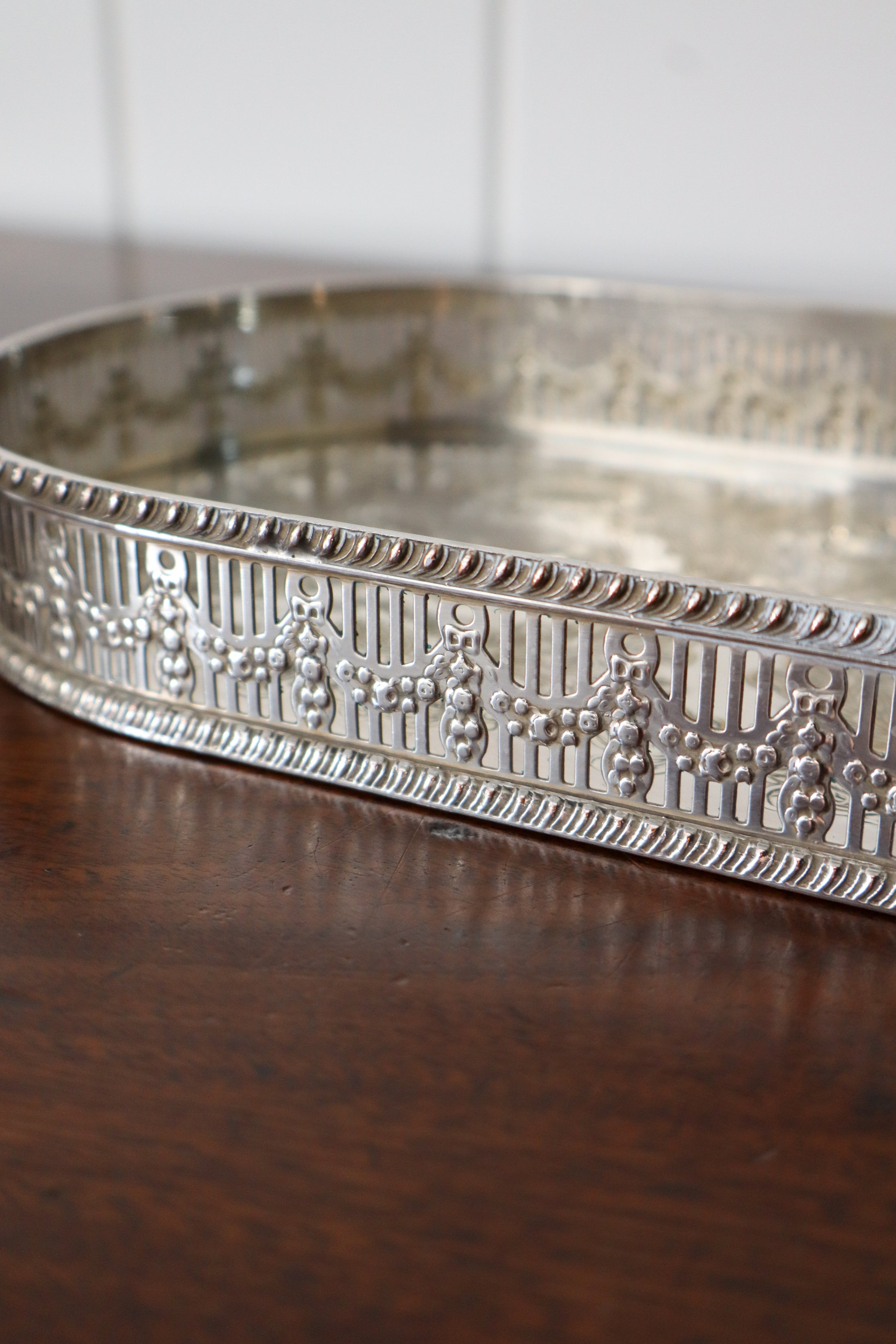 Rounded Gallery Silverplate Viners of Sheffield