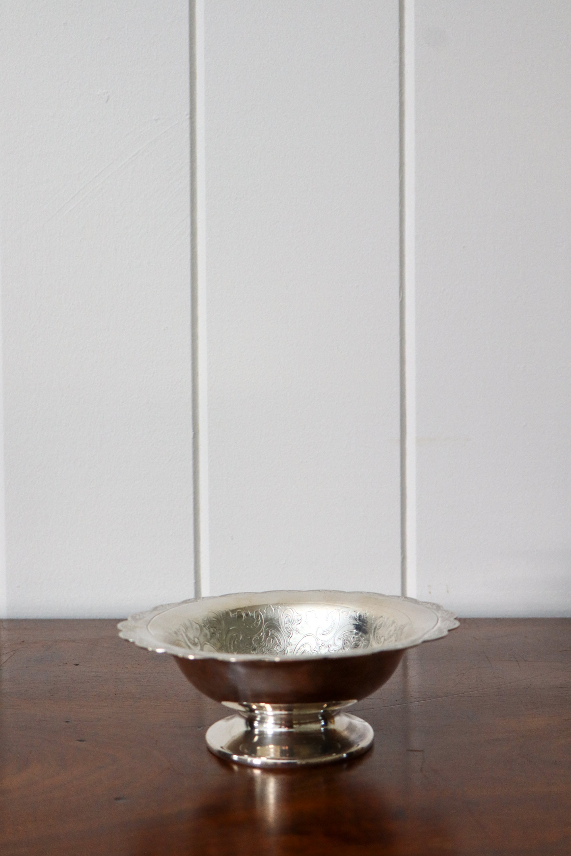 Barker Ellis English Silverplate Scalloped Pedestal Dish