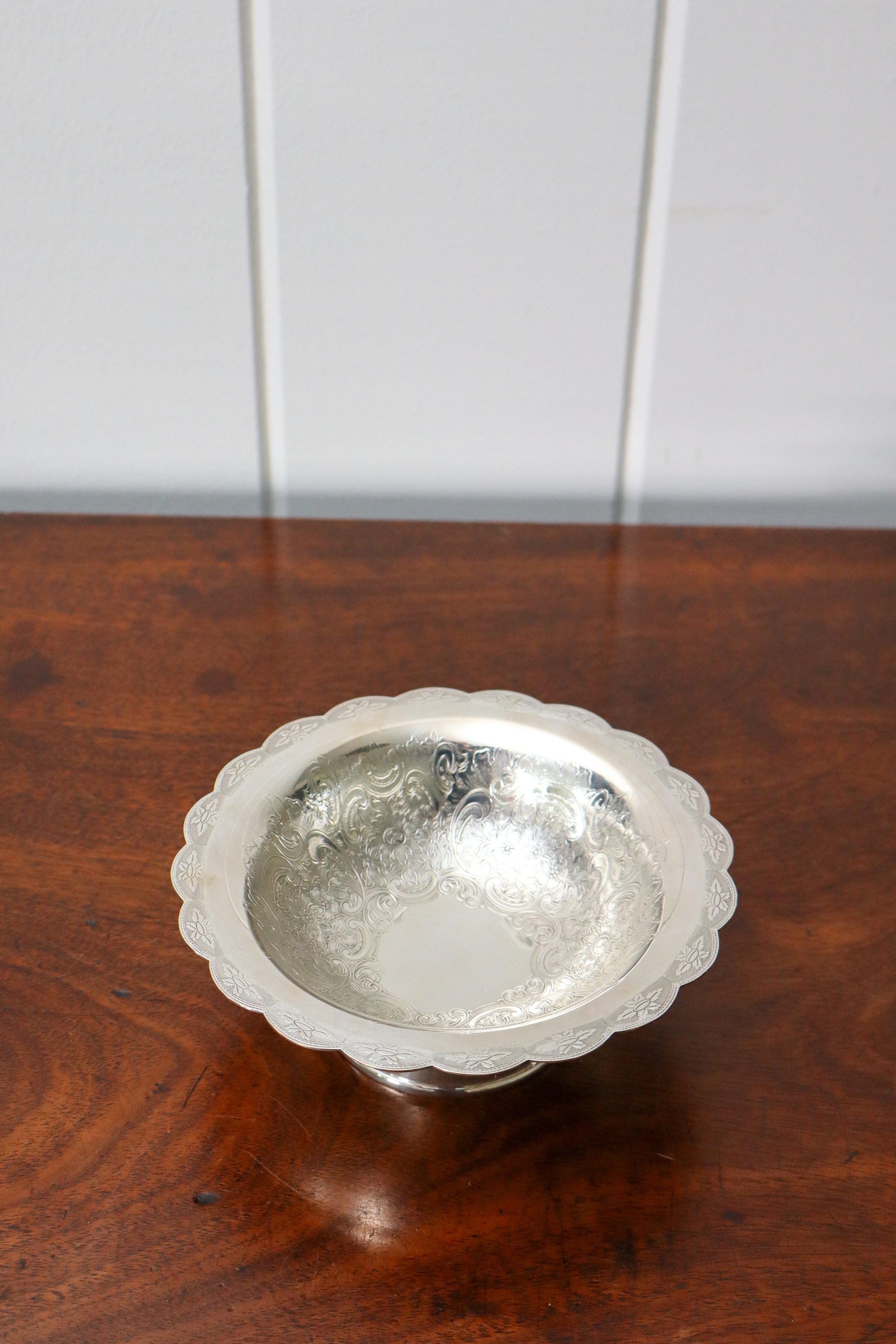 Barker Ellis English Silverplate Scalloped Pedestal Dish