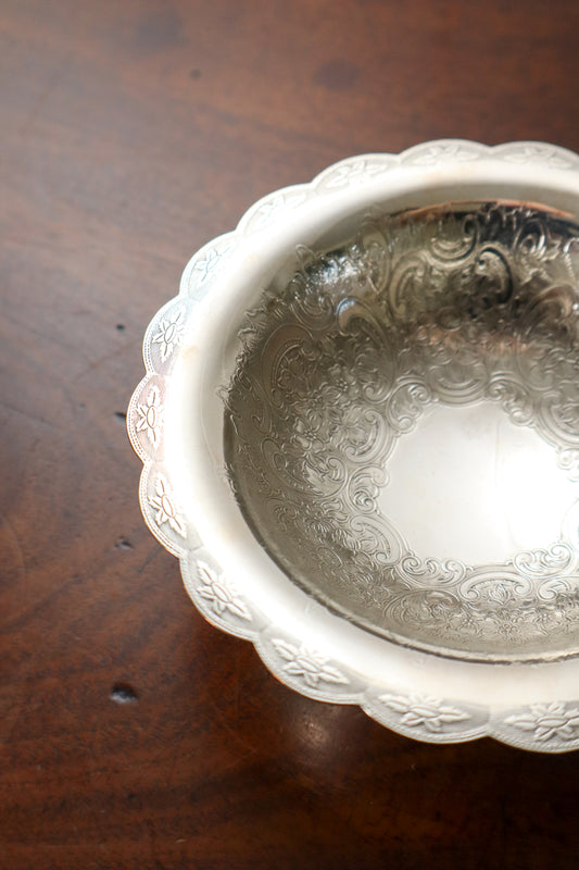 Barker Ellis English Silverplate Scalloped Pedestal Dish