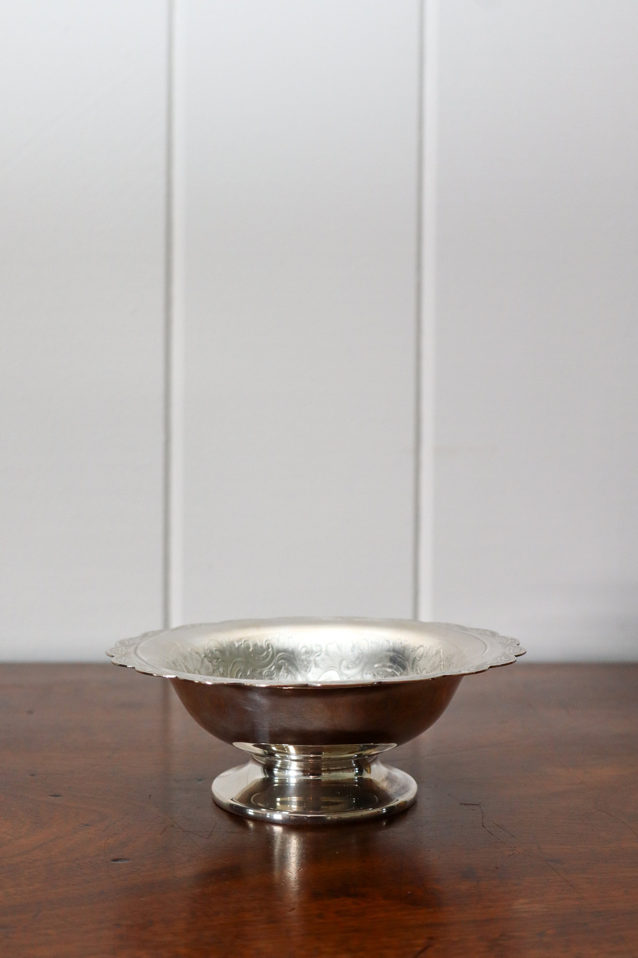 Barker Ellis English Silverplate Scalloped Pedestal Dish