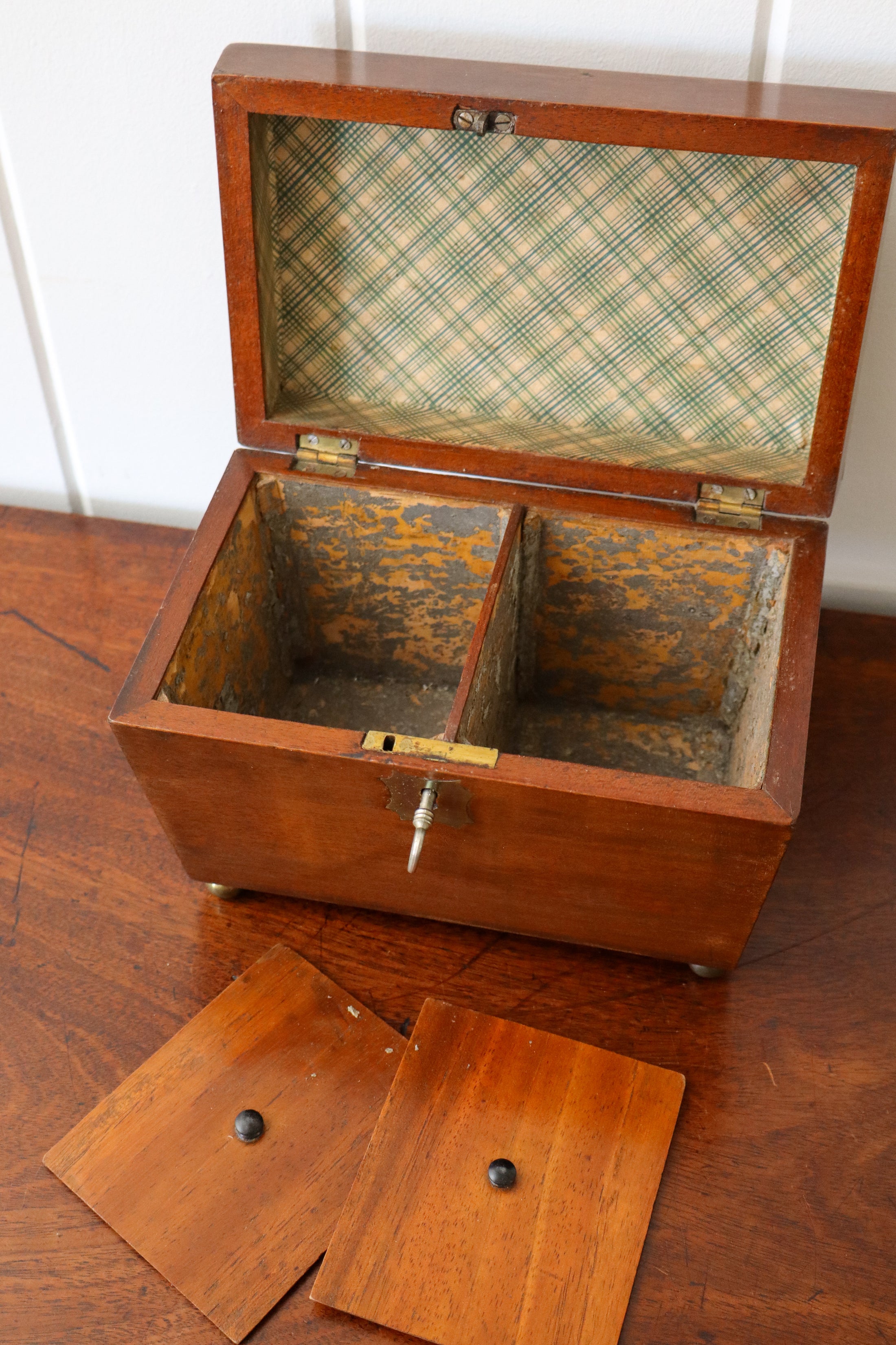 Regency Mahogany Sarcophagus Tea Caddy Brass Ball Feet Working Lock And Key (c. 1810)