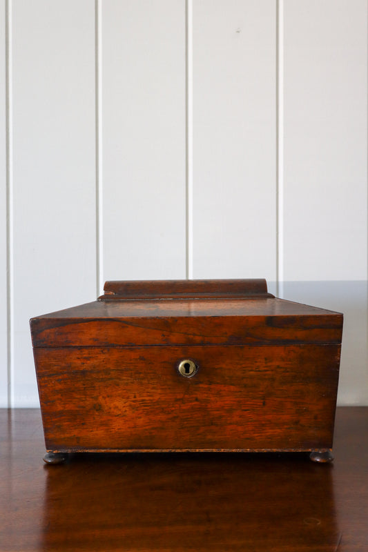 William IV Rosewood Tea Caddy With Original Fittings on Bun Feet (c. 1835)